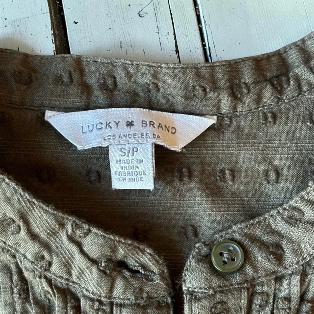 Lucky Brand Olive Green Textured Blouse Size SP Pintuck Button Front Cotton Boho - Picture 3 of 13